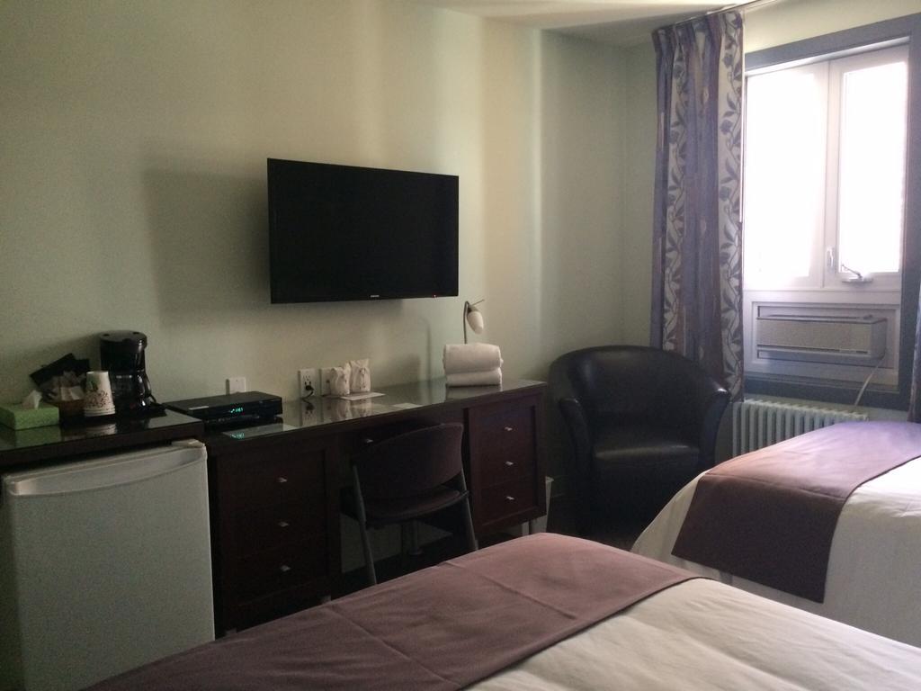 Auberge Centre Ville Chicoutimi Eksteriør bilde