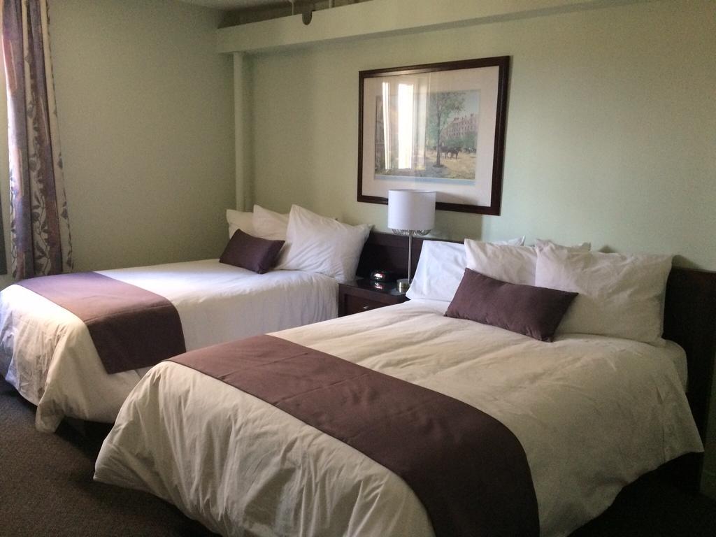 Auberge Centre Ville Chicoutimi Eksteriør bilde
