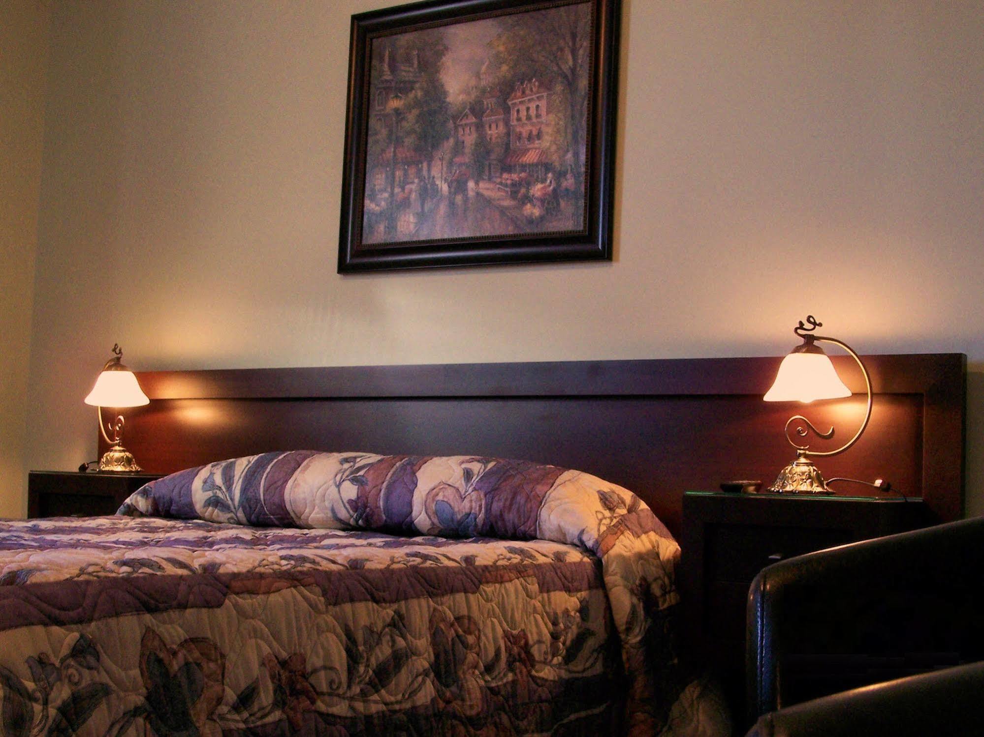 Auberge Centre Ville Chicoutimi Eksteriør bilde